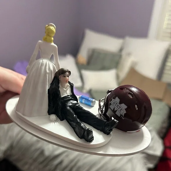 Mississippi State Wedding Cake Topper - Picture 2 of 7